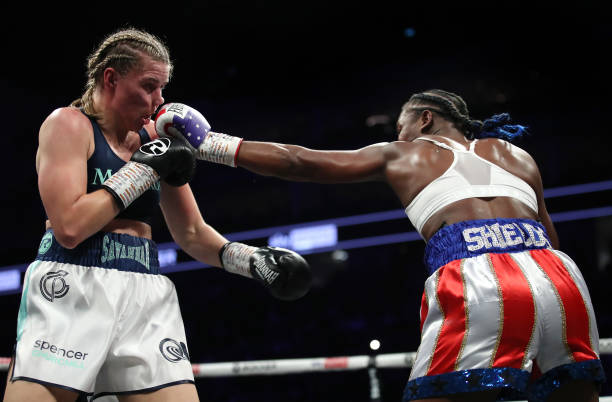 claressa shields beats savannah marshall