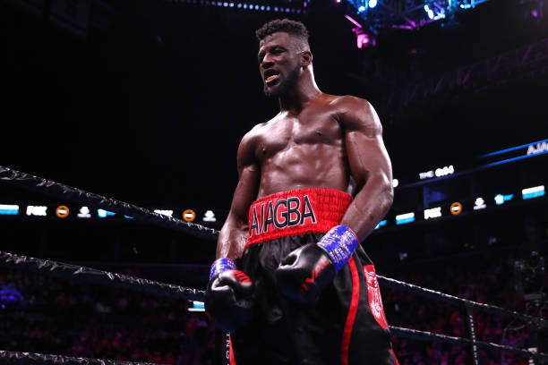 Efe Ajagba ekes out a controversial UD win against Heavyweight prospect Stephan Shaw featured image