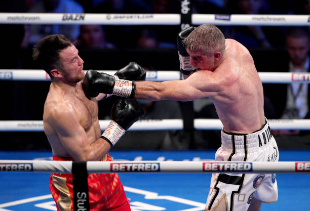 liam smith boxing style