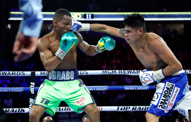 Shakur Stevenson Nets Lackluster Win Over Likewise Disappointing De Los Santos image 2