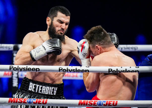 Beterbiev Destroys Smith In 7 Rounds, Moloney Retains Title image 1