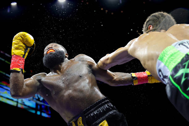 Adrien Broner Suffers Knockdown In One-Sided Loss To Blair Cobbs image 1